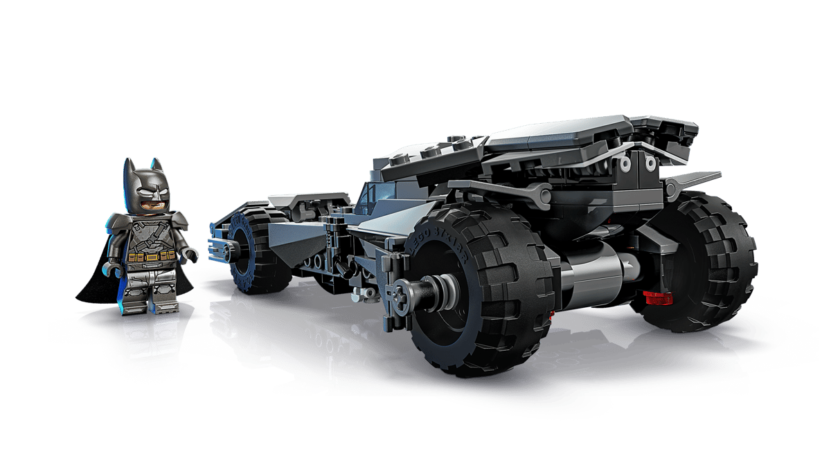 LEGO 76331 SUPER HEROES DC - Batman v Superman Batmobile