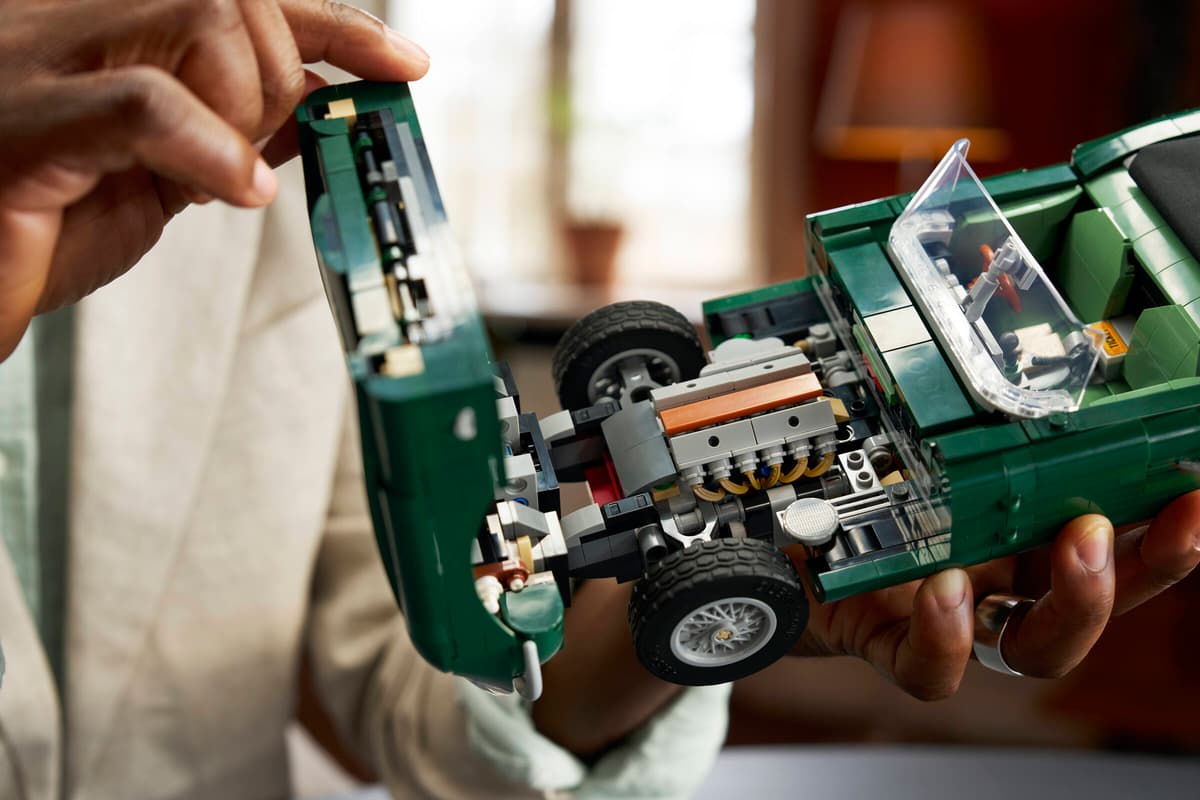 LEGO 11381 ICONS - Jaguar E-Type