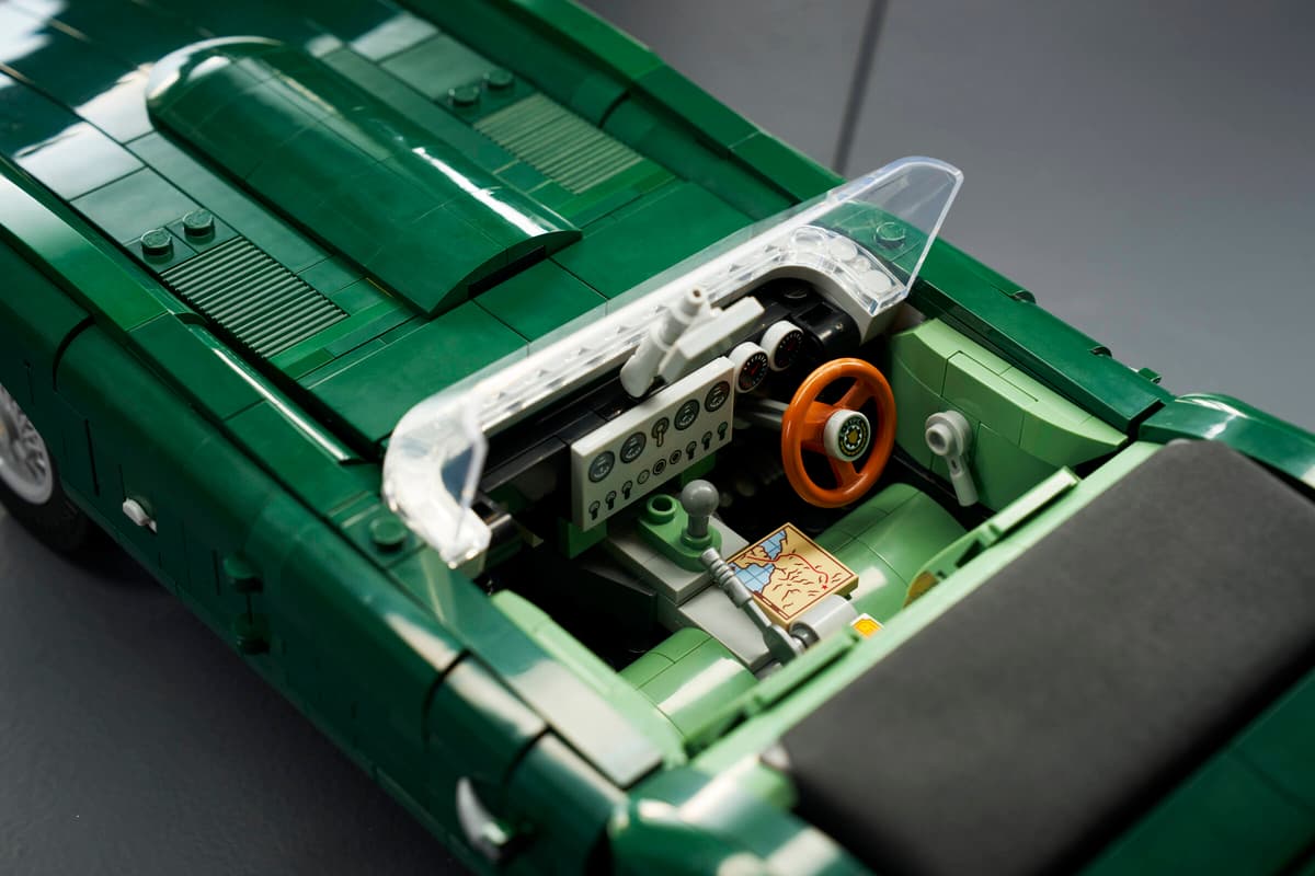 LEGO 11381 ICONS - Jaguar E-Type