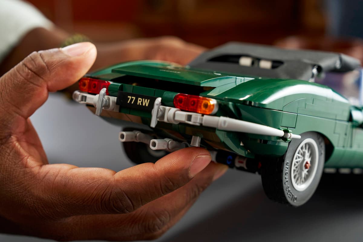 LEGO 11381 ICONS - Jaguar E-Type